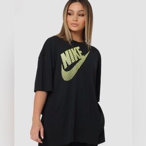 New WOMEN'S NIKE BLACK with YELLOW OVERSIZED GRAPHIC DANCE T-SHIRT, L and XL